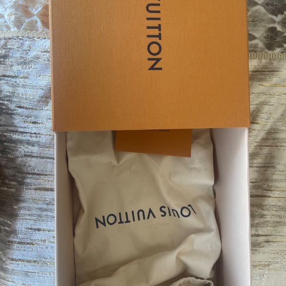 Louis Vuitton Runaway Sneakers in Black and Gold - Picture 9 of 9